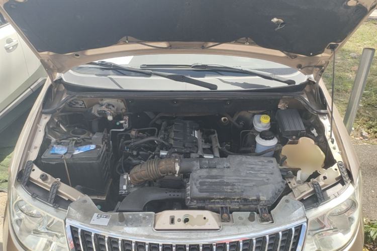 Used Wuling Hongguang 2014 1.5L Standard Version Engine Bay