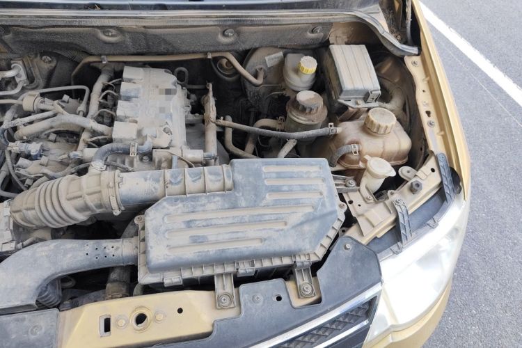 Used Wuling Hongguang 2014 1.5L S Comfort Model Engine Bay Left