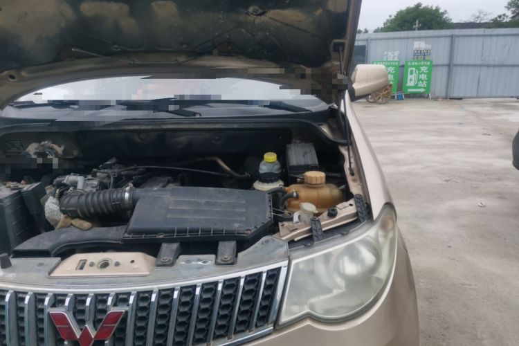 Used Wuling Hongguang 2014 1.2L Standard Model China IV Engine Bay Left