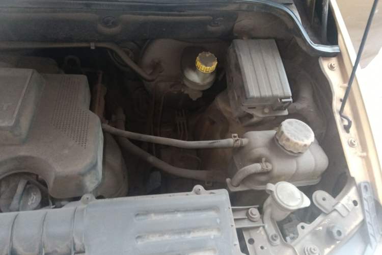 Used Wuling Hongguang 2014 1.5L S Comfort Model Engine Bay Left