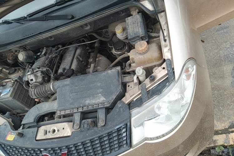 Used Wuling Hongguang 2014 1.2L Base Model China IV Engine Bay Left