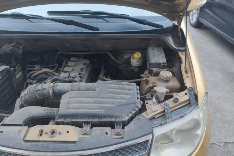 Used Wuling Hongguang 2014 1.5L S Comfort Model Engine Bay Left