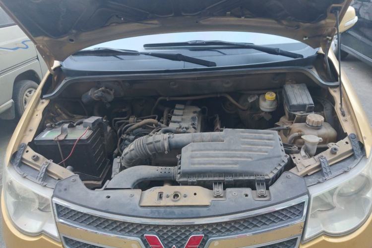 Used Wuling Hongguang 2014 1.5L S Comfort Model Engine Bay