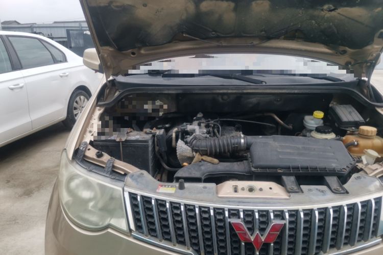 Used Wuling Hongguang 2014 1.2L Standard Model China IV Engine Bay Right
