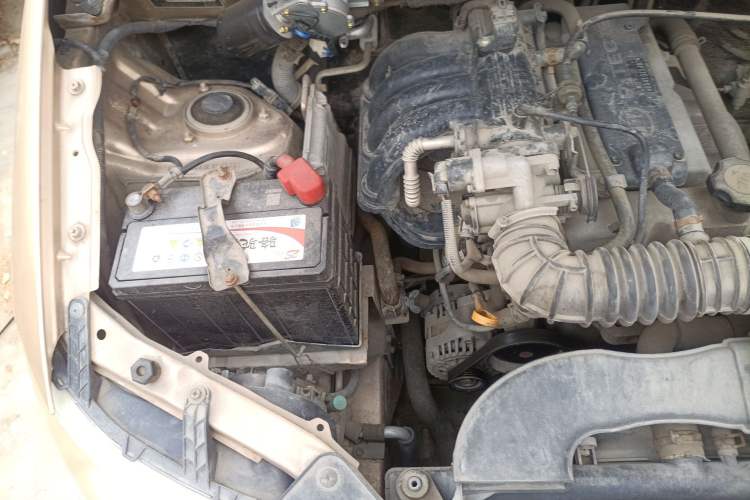 Used Wuling Hongguang 2014 1.2L Base Model China IV Engine Bay Right