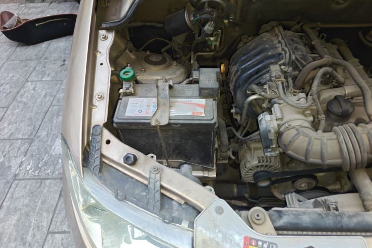 Used Wuling Hongguang 2014 1.2L S Standard Version China IV Standard Engine Bay Right