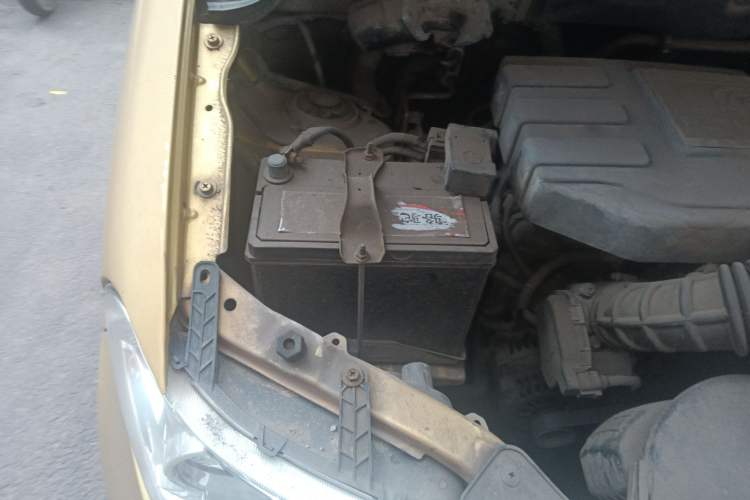 Used Wuling Hongguang 2014 1.5L S Comfort Model Engine Bay Right