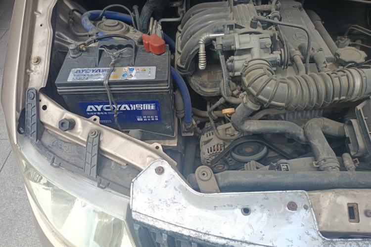 Used Wuling Hongguang 2014 1.2L Standard Model China IV Engine Bay Right