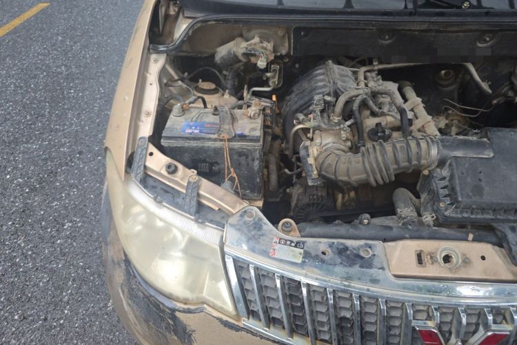 Used Wuling Hongguang 2014 1.2L Standard Model China IV Engine Bay Right