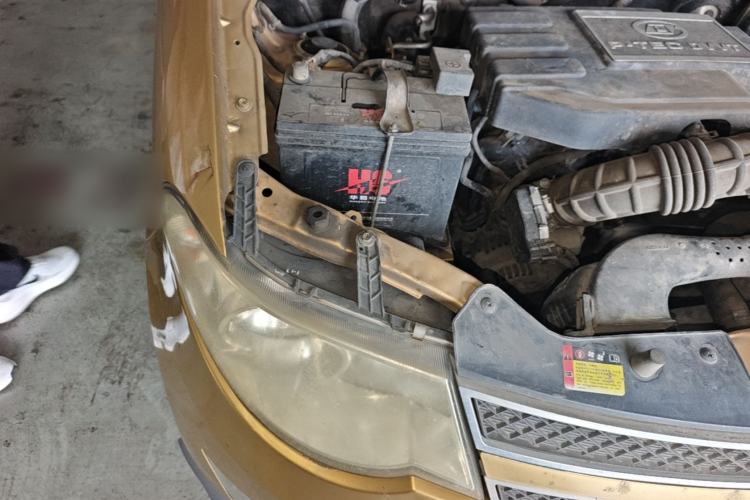 Used Wuling Hongguang 2014 1.5L S Luxury Model Engine Bay Right