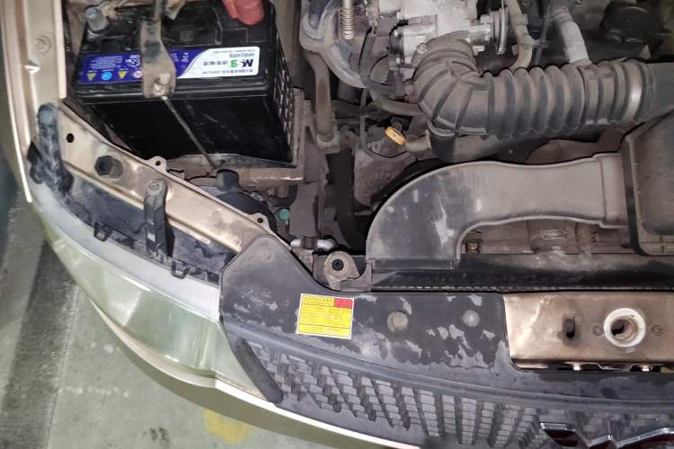 Used Wuling Hongguang 2014 1.2L Base Model China IV Engine Bay Right