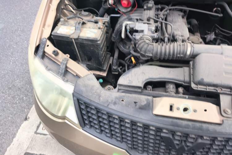 Used Wuling Hongguang 2014 1.2L Base Model China IV Engine Bay Right