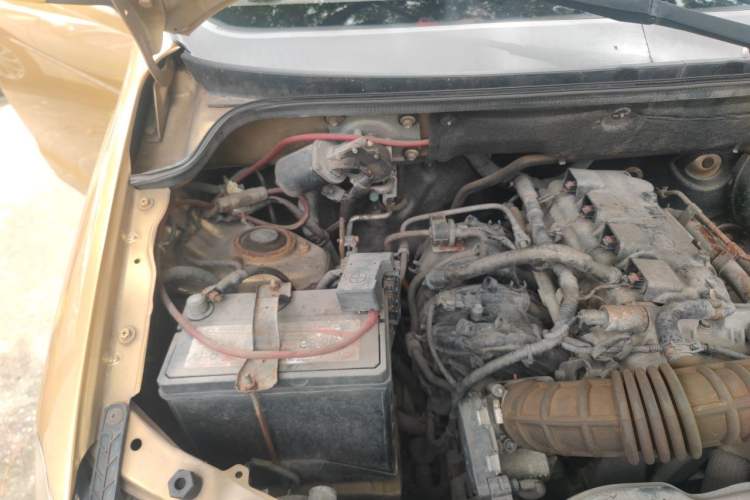 Used Wuling Hongguang 2014 1.5L S Comfort Model Engine Bay Right