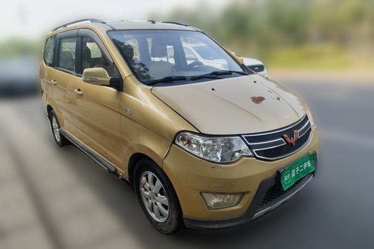 Used Wuling Hongguang 2014 1.5L S Comfort Model Front Right 45 Deg