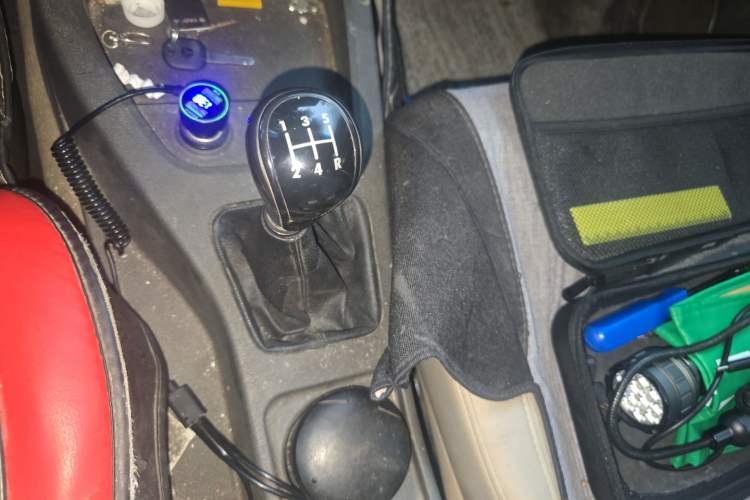 Used Wuling Hongguang 2014 1.2L Standard Model China IV Gear Lever