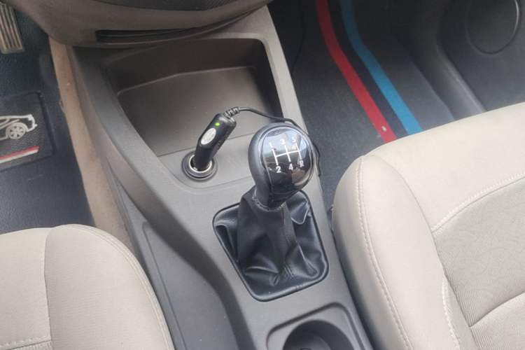 Used Wuling Hongguang 2014 1.5L Standard Version Gear Lever