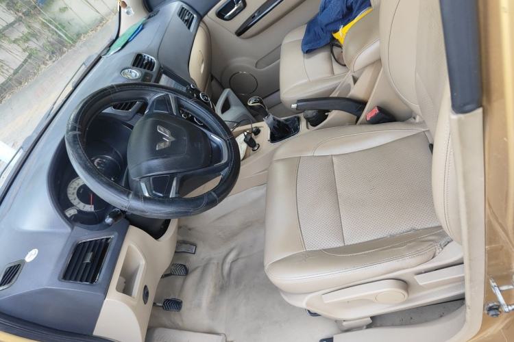 Used Wuling Hongguang 2014 1.5L S Comfort Model Left Front Seat