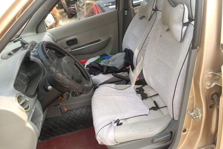 Used Wuling Hongguang 2014 1.2L Base Model China IV Left Front Seat