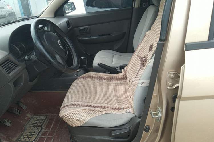 Used Wuling Hongguang 2014 1.2L Base Model China IV Left Front Seat