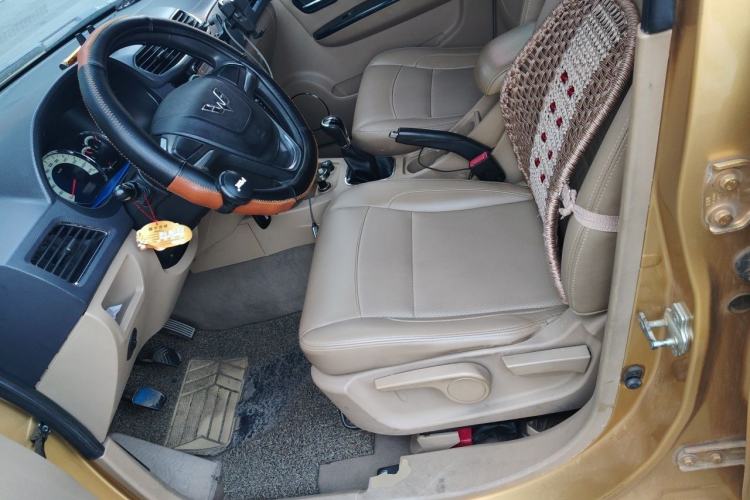 Used Wuling Hongguang 2014 1.5L S Comfort Model Left Front Seat