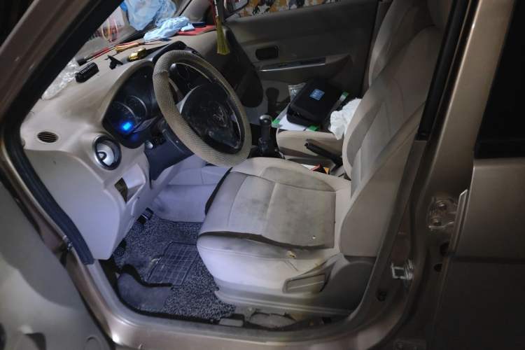 Used Wuling Hongguang 2014 1.2L Standard Model China IV Left Front Seat