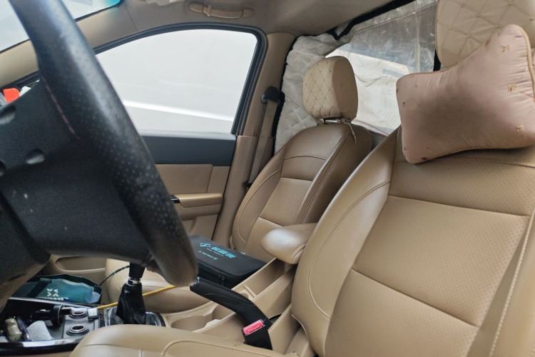 Used Wuling Hongguang 2014 1.5L S Luxury Model Left Front Seat