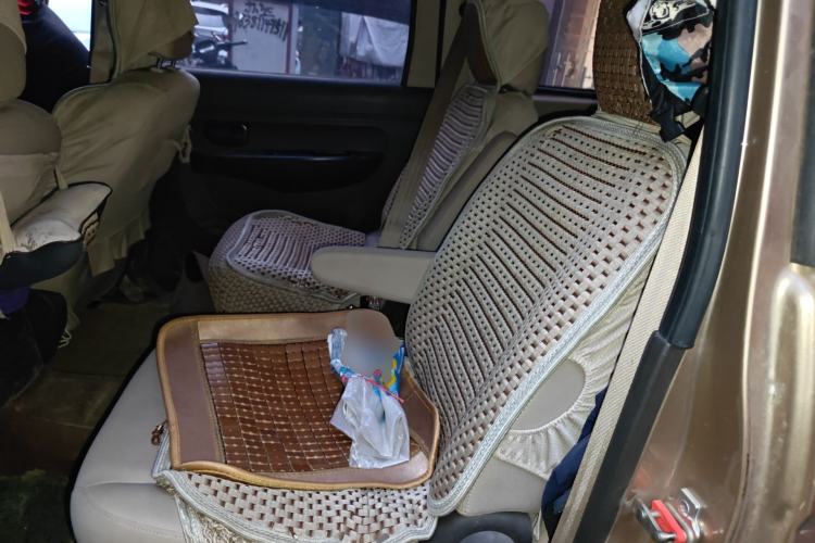 Used Wuling Hongguang 2014 1.2L S Standard Version China IV Standard Left Rear Seat
