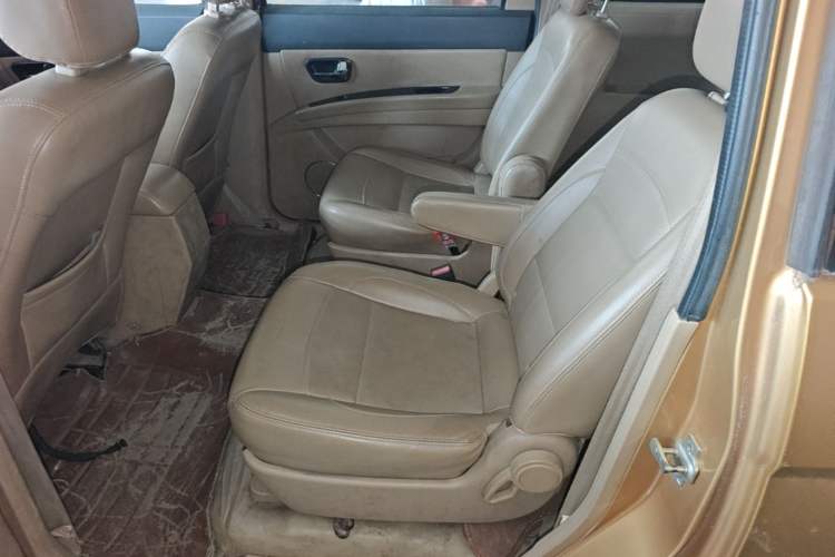 Used Wuling Hongguang 2014 1.5L S Luxury Model Left Rear Seat