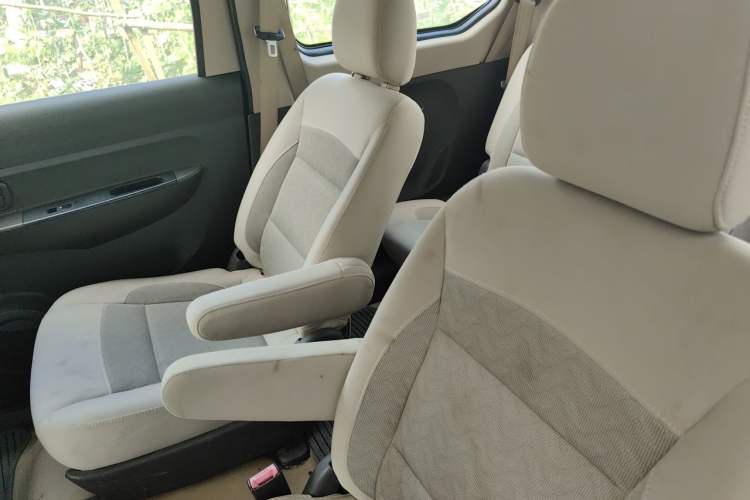 Used Wuling Hongguang 2014 1.5L S Standard Version Left Rear Seat
