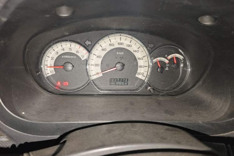 Used Wuling Hongguang 2014 1.5L S Luxury Model Odometer Close Up