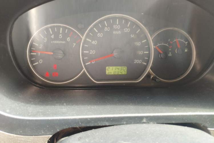 Used Wuling Hongguang 2014 1.5L Standard Version Odometer Close Up