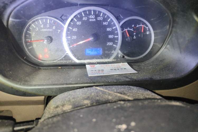 Used Wuling Hongguang 2014 1.2L Standard Model China IV Odometer Close Up