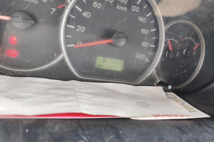 Used Wuling Hongguang 2014 1.5L S Standard Version Odometer Close Up