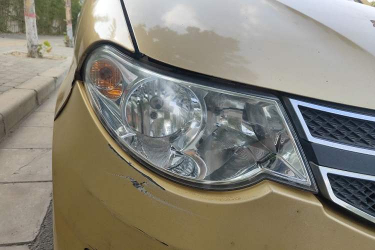 Used Wuling Hongguang 2014 1.5L S Comfort Model Right Front Headlight