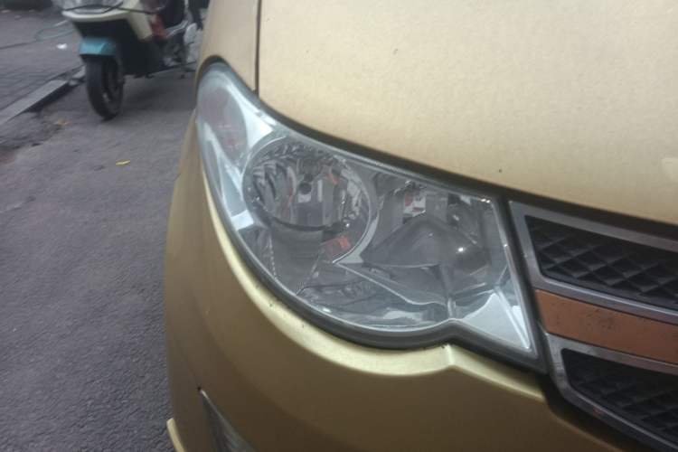 Used Wuling Hongguang 2014 1.5L S Comfort Model Right Front Headlight