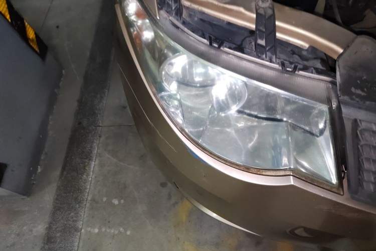 Used Wuling Hongguang 2014 1.2L Base Model China IV Right Front Headlight