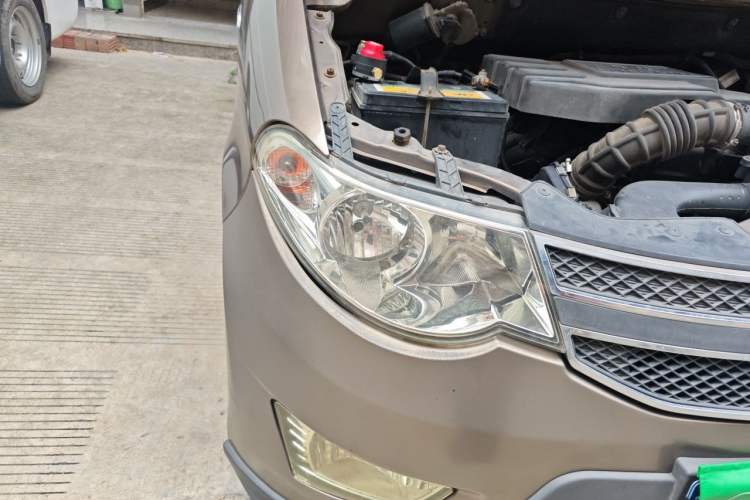 Used Wuling Hongguang 2014 1.5L S Luxury Model Right Front Headlight