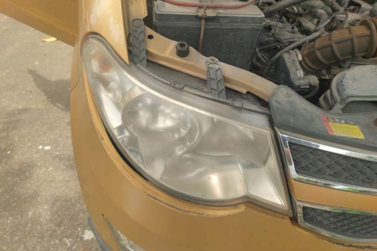 Used Wuling Hongguang 2014 1.5L S Comfort Model Right Front Headlight