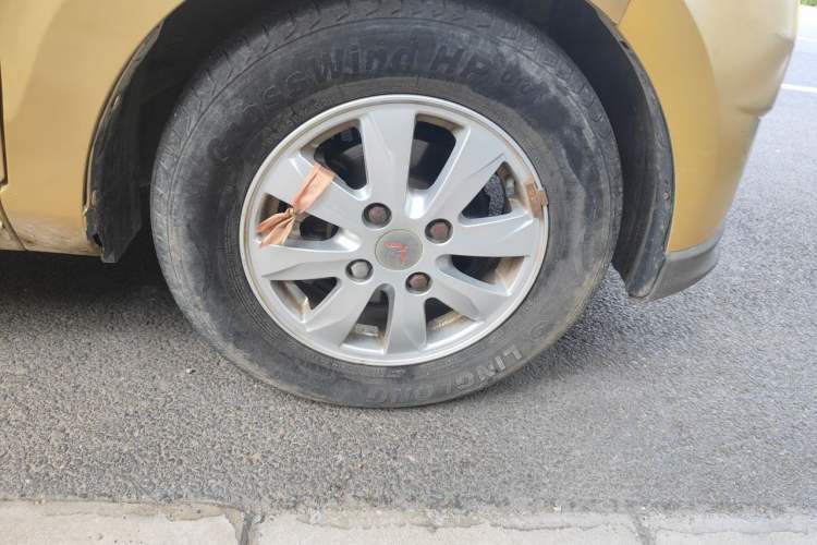 Used Wuling Hongguang 2014 1.5L S Comfort Model Right Front Wheel Hub
