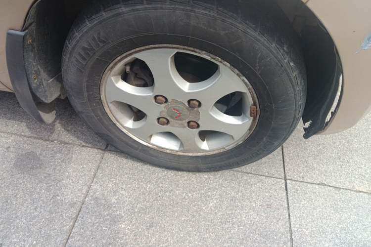 Used Wuling Hongguang 2014 1.2L Standard Model China IV Right Front Wheel Hub
