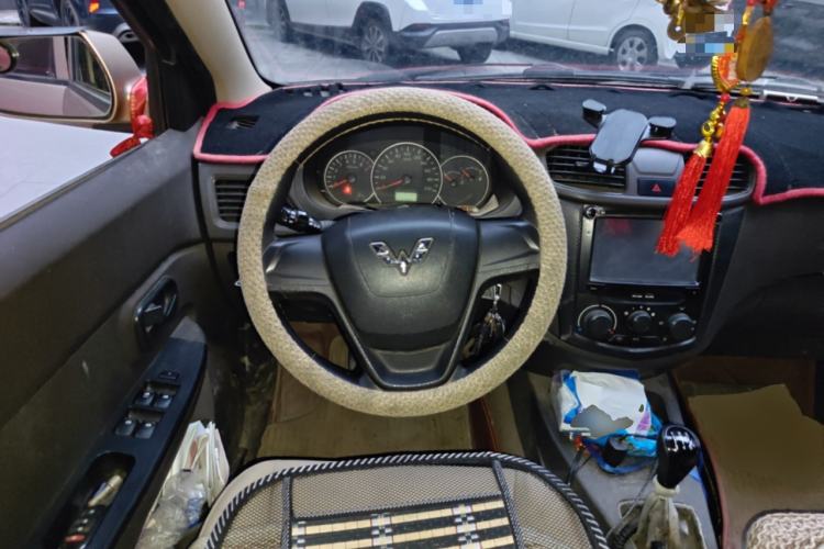 Used Wuling Hongguang 2014 1.2L S Standard Version China IV Standard Steering Wheel