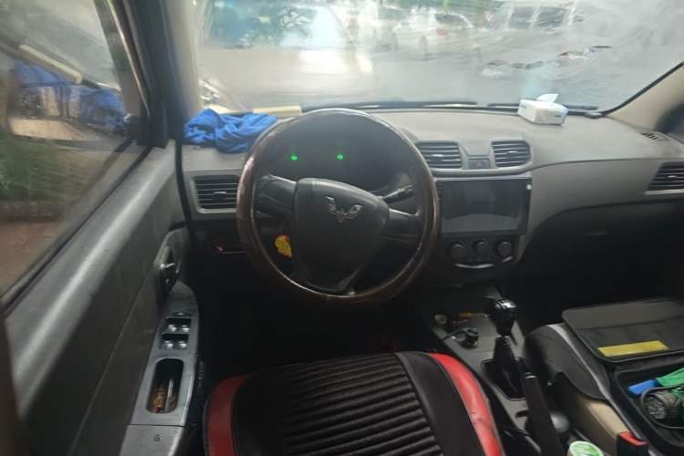 Used Wuling Hongguang 2014 1.2L Standard Model China IV Steering Wheel