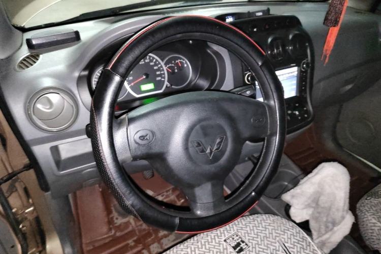 Used Wuling Hongguang 2014 1.2L Base Model China IV Steering Wheel