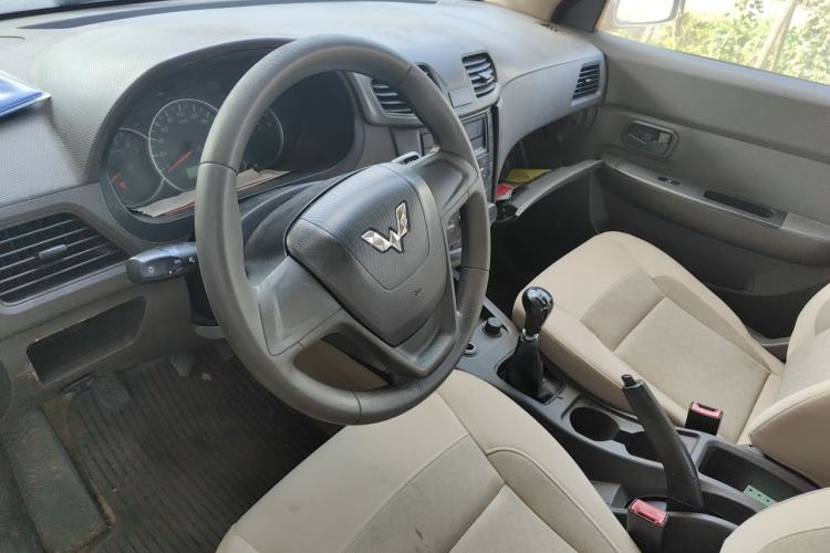 Used Wuling Hongguang 2014 1.5L S Standard Version Steering Wheel