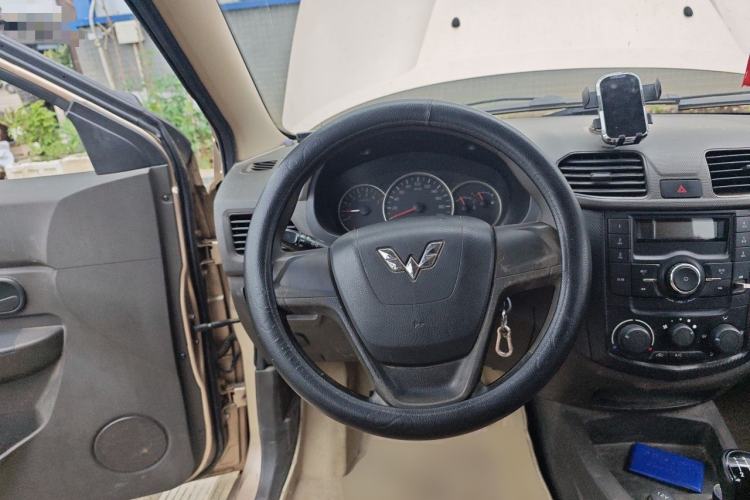 Used Wuling Hongguang 2014 1.2L Base Model China IV Steering Wheel