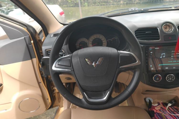 Used Wuling Hongguang 2014 1.5L S Comfort Model Steering Wheel