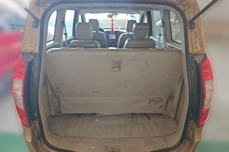 Used Wuling Hongguang 2014 1.5L S Luxury Model Trunk