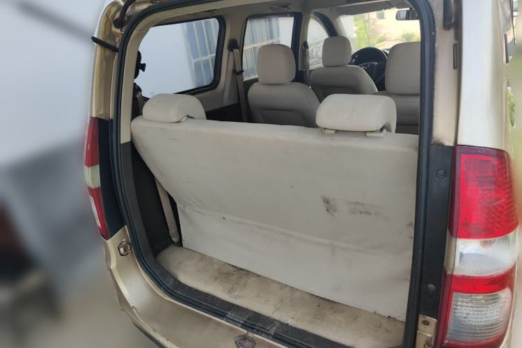 Used Wuling Hongguang 2014 1.5L S Standard Version Trunk
