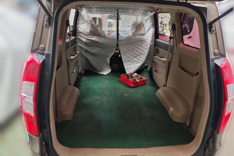 Used Wuling Hongguang 2014 1.5L S Luxury Model Trunk