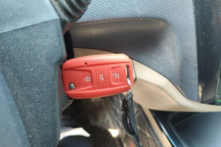 Used Wuling Hongguang 2014 1.5L S Luxury Model Vehicle Key